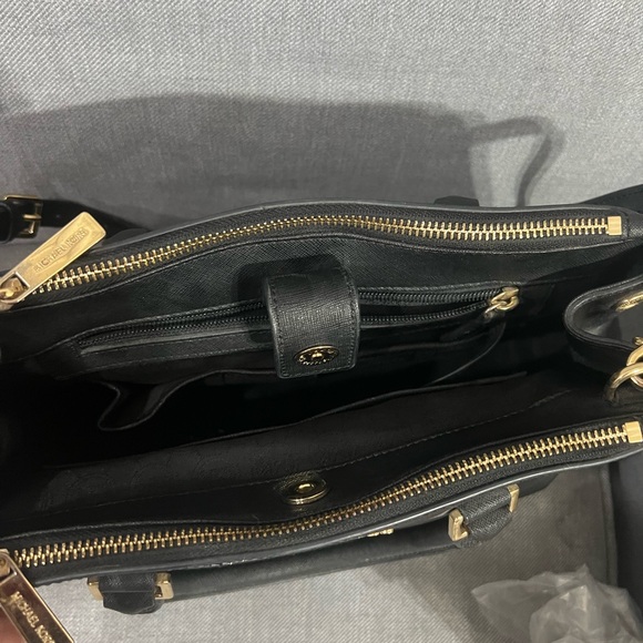 Michael Kors bag - Picture 7 of 7